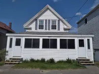 Steps to Beach Entrance #7, 1st floor, 2 Bedrooms, King Bed, Private deck/grill