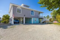 Relax in Style, Fmb Mid-Island Home w/ Spa & Pool Estero Island 주변 호텔