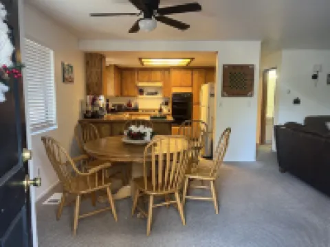 Cozy Wrightwood Home Away From Home-Walk to Town Near Mtn High Ski Resort
