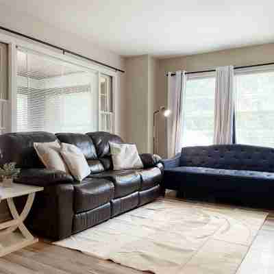 Southeast Suite / 1BD/1BA Apt near UE Others