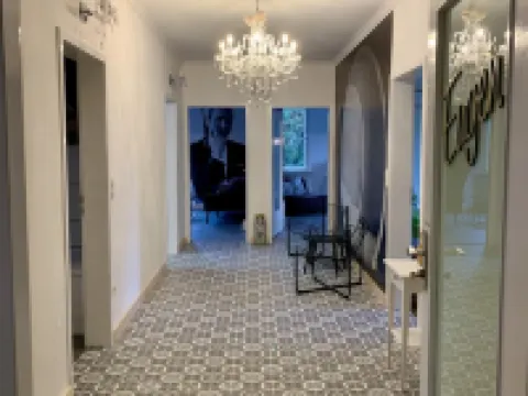 5 minutes from the OUTLET Large XL vacation business city family apartment for 6 guests Hotels in Metzingen