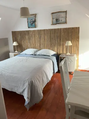 Penty Gwen in a listed 17th century Breton farmhouse for 4 people Các khách sạn ở Crozon