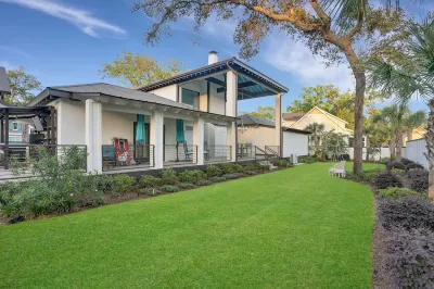 Make Memories - hot tub, pool, beaches, putting green, fire pit…