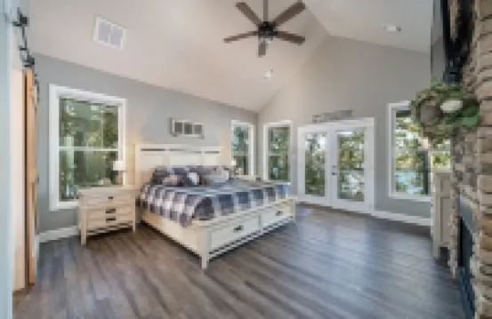 New Hot Springs Lakehouse with Double Stall Dock & Boat for Rent!