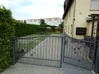 Cozy apartment centrally and quietly located; Leipzig can be reached in about 25 minutes - 公寓