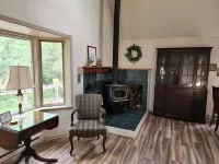 Quiet Cottage in the Woods on the Edge of Town