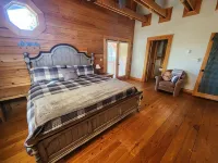 Ski-in Ski-Out Log Home - Right on Headin' Home Ski Run/Bike Tr w/ Hot Tub