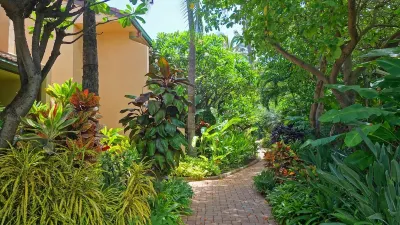 Whales, Beaches and Sunsets! Come Enjoy Maui's Most Exclusive Resorts. Ahihi-Kinau自然保護區附近的飯店