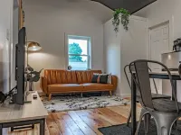 Campfire Cottage: Fireplace, fire pit & no chores! Hotels in Ulster