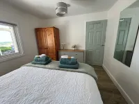 Coombe View Cornwall Holiday Lodge Near Bude. Sea Views. Large Patio Sleeps 5.