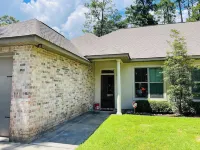 Homey Honey Hive Hotels near St Tammany Parish Fair Grounds