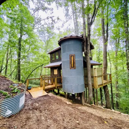 Tech Time: Secluded Treehouse Overlooking Creek