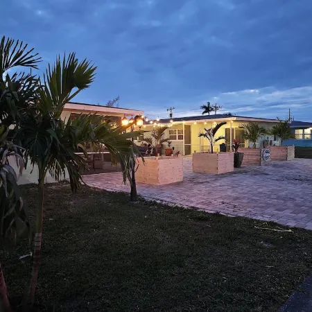 Beachy 1-Bedroom Getaway in Cape Coral – 20 Mins to Sanibel & Fort Myers Beach!