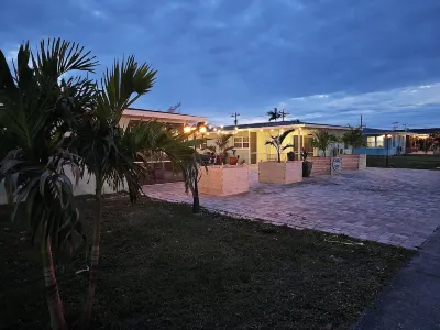 Beachy 1-Bedroom Getaway in Cape Coral – 20 Mins to Sanibel & Fort Myers Beach! Hotels in der Nähe von Circle K