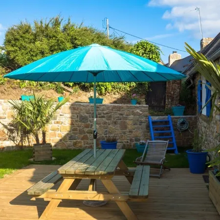 Old house near beaches between Crozon Camaret Wifi garden closed sea view