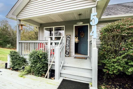 Boating, bourbon and high speed internet, oh my!