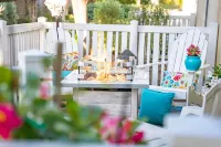 House of Verrett Beach Villa-Ventura,  Sleeps 6 & Four-Minutes from Beach