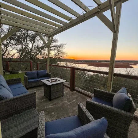 Relax at Sunset Cabin — Panoramic Lakefront Views!