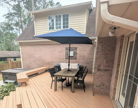 Spacious, modern, comfortable & 0.6 miles to everything in the Historic Village.