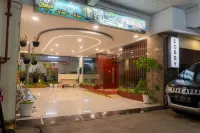 Muara Hotel and Mall Ternate - parking