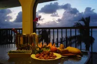 MILLION DOLLAR VIEW very private 4 bedroom resort with pool, pier, kayaks, spa