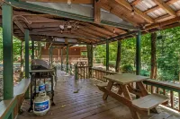 Dog Friendly/NEW HOT TUB/Resort/BBQ Grill & Arcade room