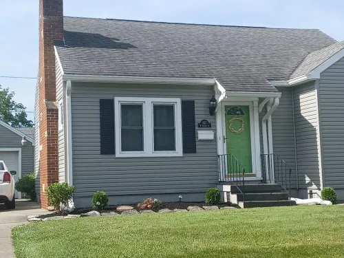 Cozy and Comfortable 1939 Cottage Close to Wittenberg, Shopping, Restaurants.