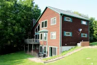 Birch Lake Secluded Getaway- Serenity home 5 bedroom sleeps up to 14 Hotels in Monroe County