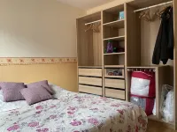 LARGE T2 CÔTE DE GRANIT ROSE BEACHES AND SHOPS WITHIN WALKING DISTANCE Hotels in Tregastel