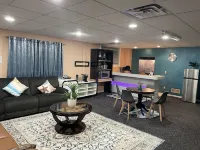 Luxury Guest Place: Very Close to Lake and Downtown