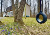 Cozy Cottage Wooded Retreat