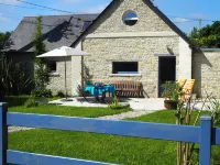 GÎTE au GARDIN 'Les Phormiums', Sea, Nature, Historic Landing Sites Hotels in Turqueville