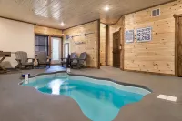 Indoor Private Pool! Hot Tub! Near Parkway Dollywood and minutes to Attractions