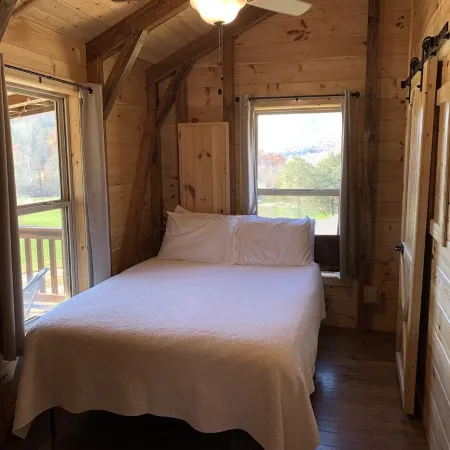 Turkey Trot- New Cabin in Black Mountain w/ views & discount Biltmore tickets!