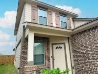 New 5br house with 4 king beds · Hot tub · Pets OK · Work space · 75" 4K TV