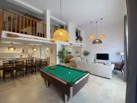 Maison Indépendante, Canal du Midi, Piscine Hotels in Homps