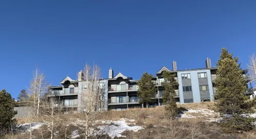 Beautifully remodeled, spacious Frisco condo directly overlooking Lake Dillon..