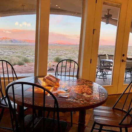 Inspiring Views! Luxury, Serenity, Hot Tub, Lake Powell, Antelope,EV CHG