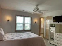 Spacious, Bright, & Airy Home - 100 steps to beach