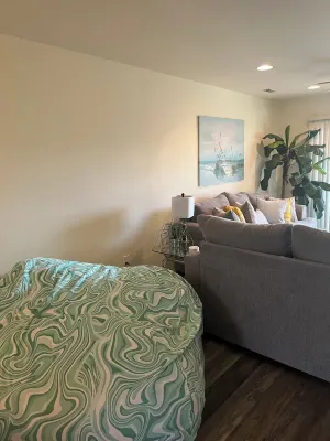 Spacious Condo with Pool Near Beach- New Floors and Furniture!