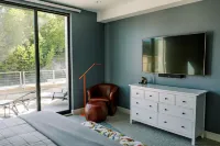 THE NEST: Penthouse, Huge Balcony, Free Parking, Memories