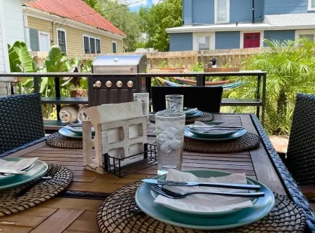 Cozy Historic home with 2 king size beds in Sanford