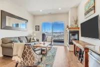 BEST VIEWS in Newpark Terrace! 2Bed/ 2Bath- Close to Skiing and walk to shops!