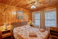 Wooden Paradise in Catskills!!!! Hotels near The Petting Zoo at Breezeway Farm