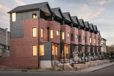 Vibrant townhome near downtown, breweries & campus Hotels near Clinton Plaza