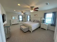 Beachside Breeze! 5 BR 3 BA beach paradise! Hotels near Sunsations