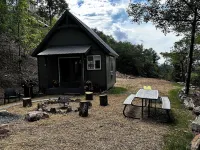 Cozy Cabin. One Room Cabin with Loft. Great Sunsets & River View Before Spring!
