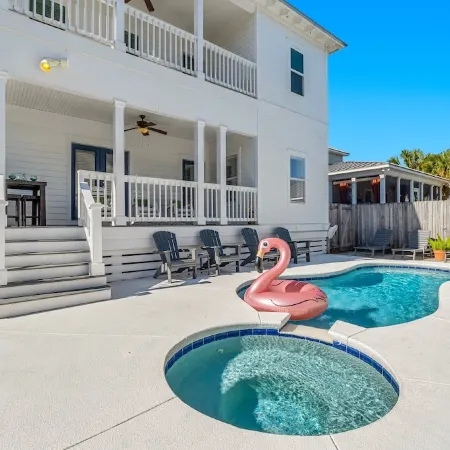 Private Pool + Hot Tub - Golf Cart - Block to Beach - Beach Chair Service