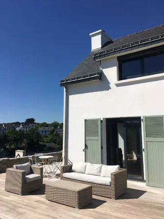 Exceptional View: House with Large Terrace and Garden in Doelan