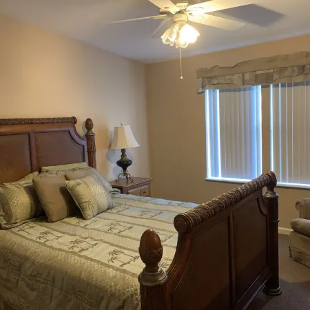Unbeatable Waterfront Deal: Special Offers on 4Br Luxury Canal Retreat